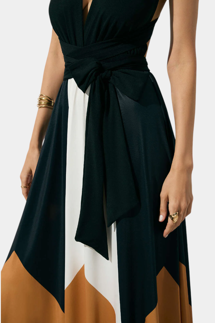 Avah - Sleeveless V-Neck Dress